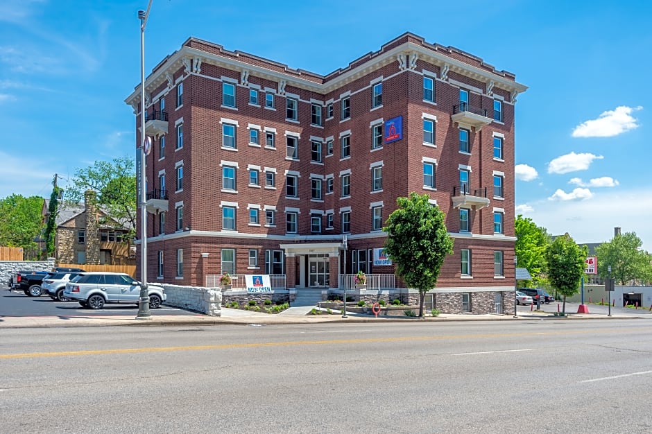 Quality Inn & Suites Kansas City Downtown