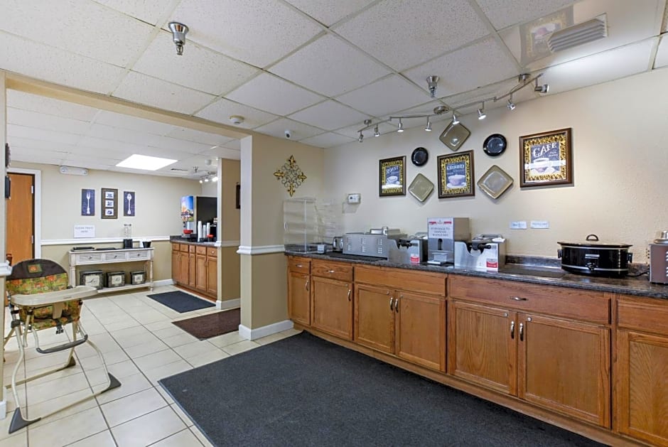 Grand View Inn & Suites
