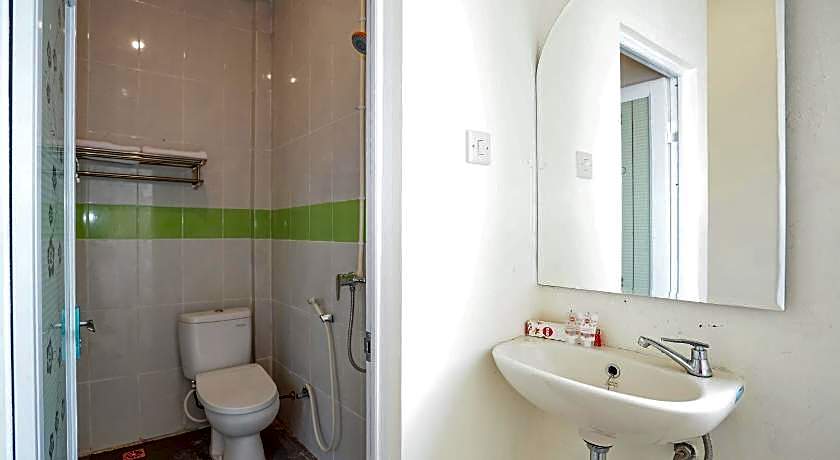 Hotel O Juanda Near Terminal International Juanda