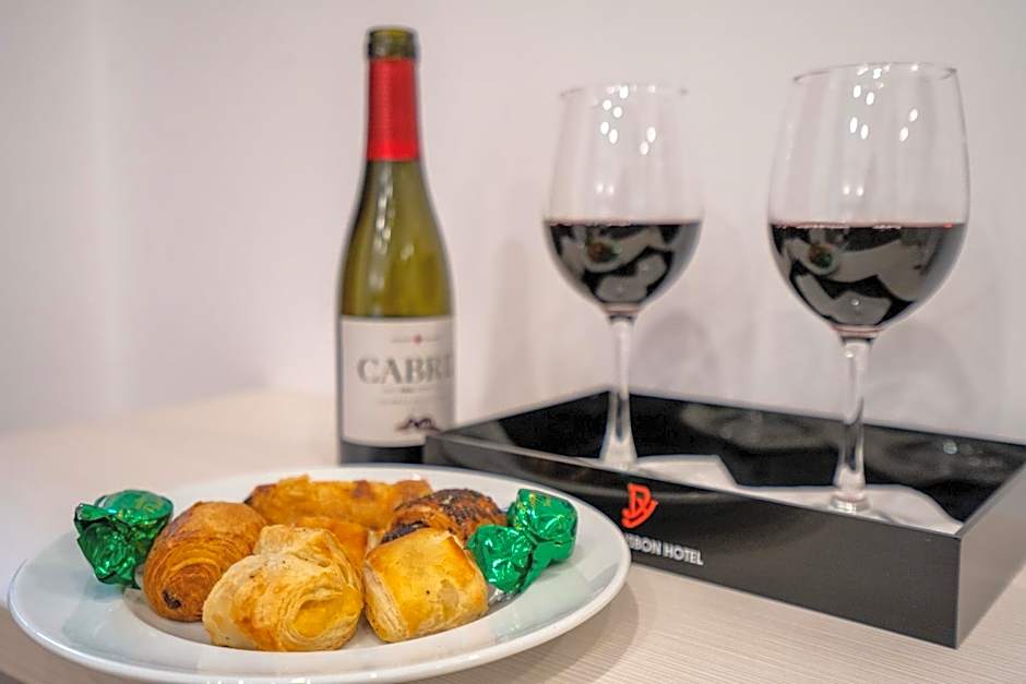 Dinya Lisbon Hotel & Lounge Bar