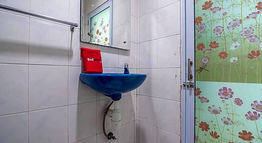 RedDoorz near Nagoya Citywalk Batam 2