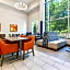 Holiday Inn Express Hotel & Suites Starkville By IHG