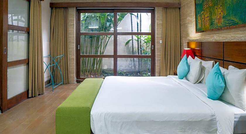 The Green Zhurga Suites