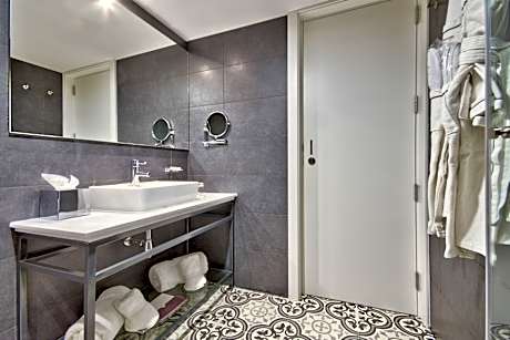 Family Room Honeymoon