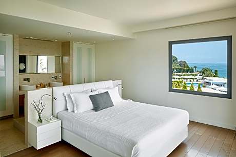 Executive Suite with Private Pool