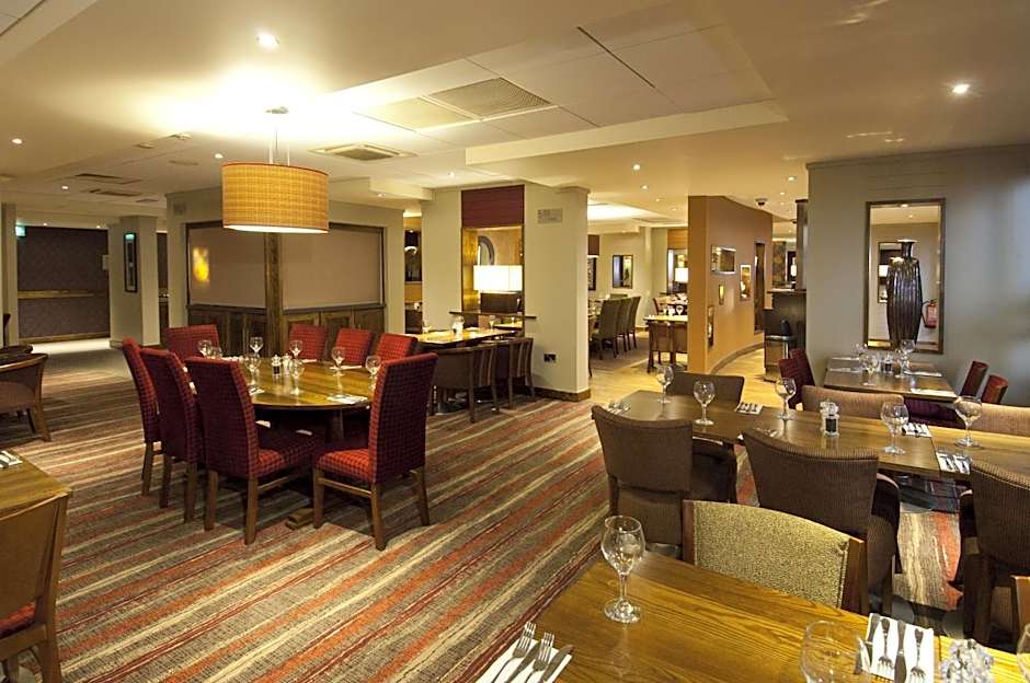 Premier Inn London Heathrow Airport T2 & T3 - Bath Road