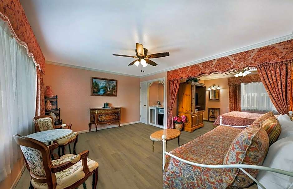 Carmel Inn & Suites