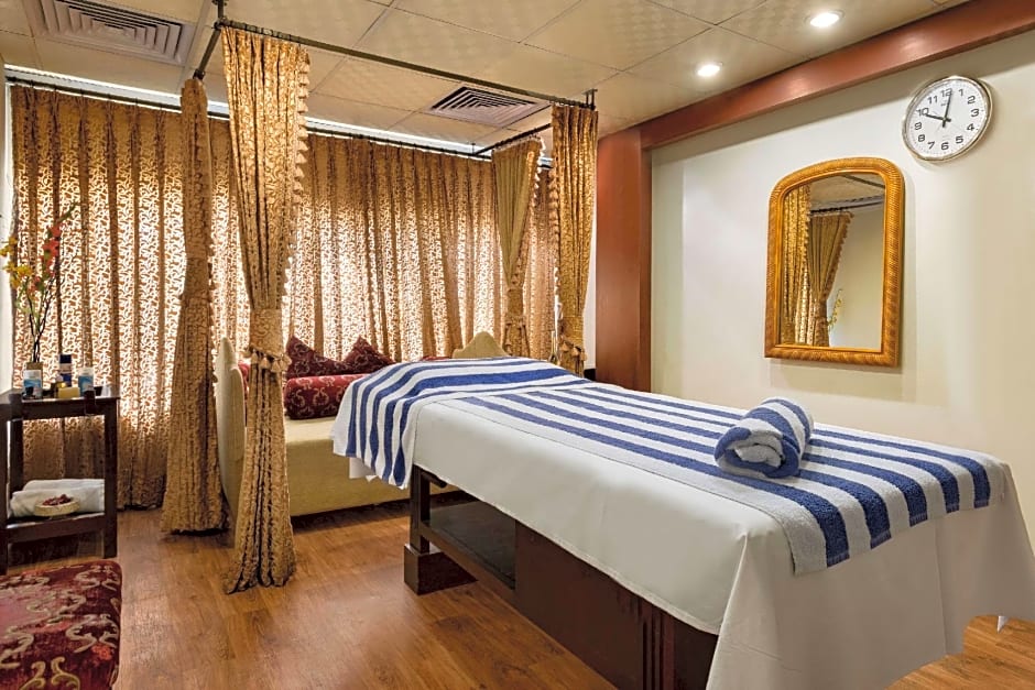 Ramada Plaza by Wyndham Karachi Airport Hotel