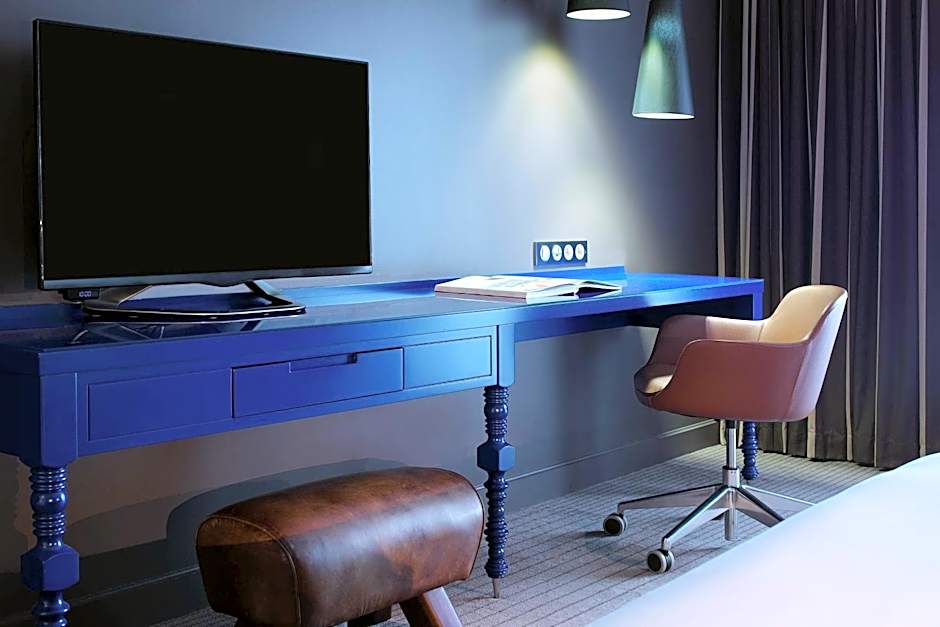 Renaissance Paris Hippodrome de St. Cloud Hotel