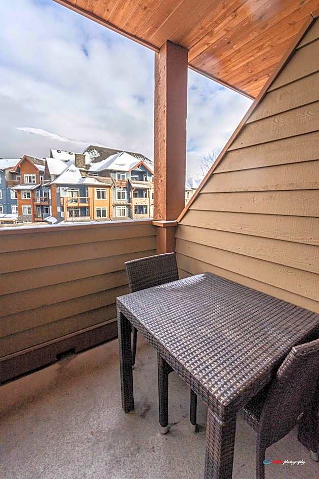 Solara Suite with Indoor Pool / Hot tub / Parking