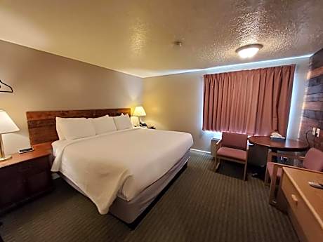 Deluxe King Suite
