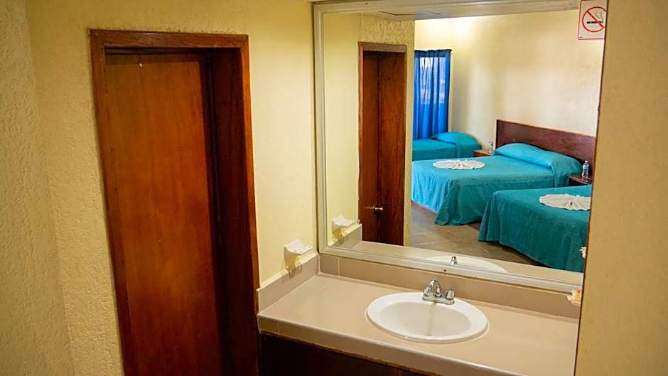 Hotel Plaza Mazari