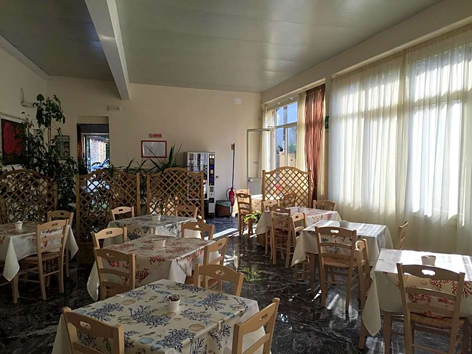 Hotel Verdesolemare