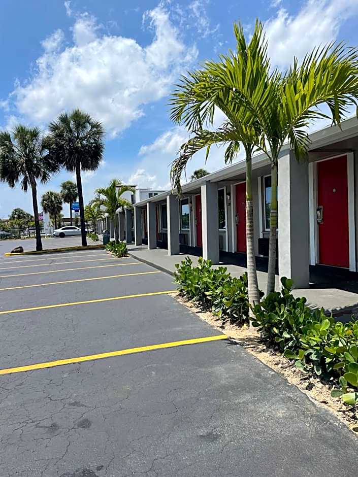 Super 8 by Wyndham Kissimmee-Orlando