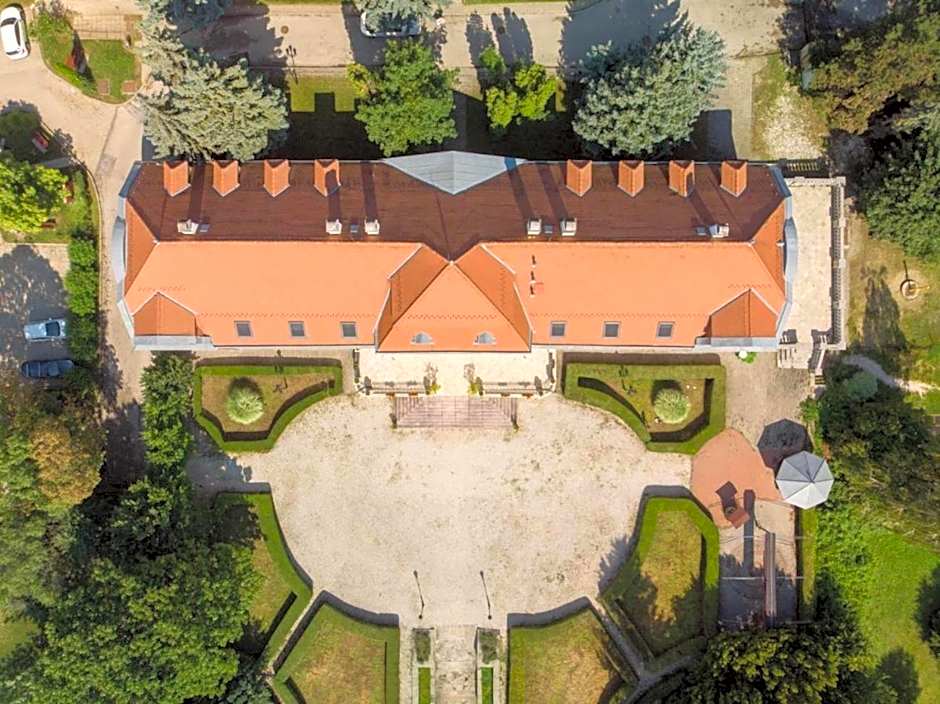 Teleki-Wattay Kastélyszálló