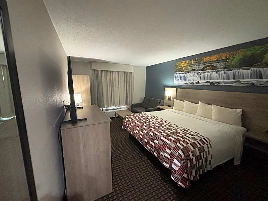 Red Roof Inn & Suites Tomah