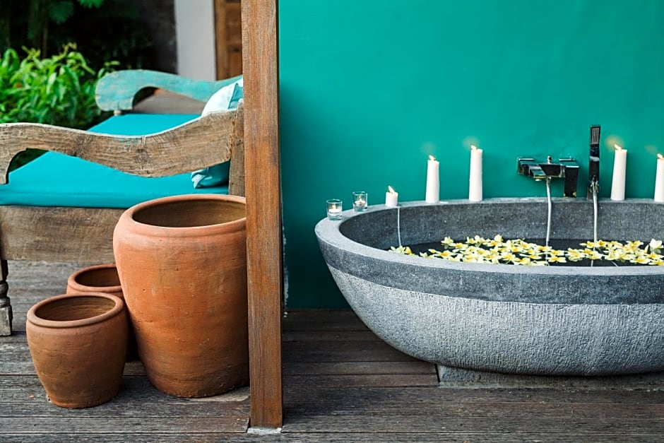 Villa Bumi - Playful & Quirky 3BR Villa Near Seminyak, a Unique Getaway