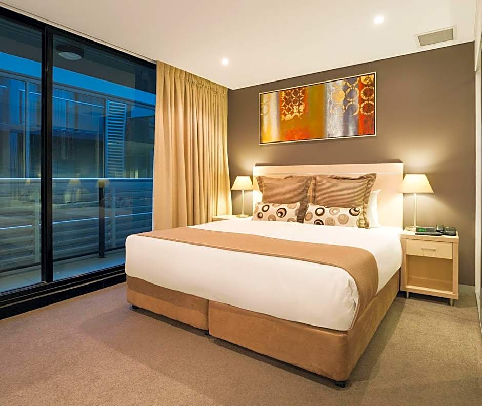 Oaks Adelaide Horizons Suites