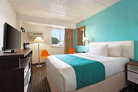 Queen Room - Disability Access/Non-Smoking