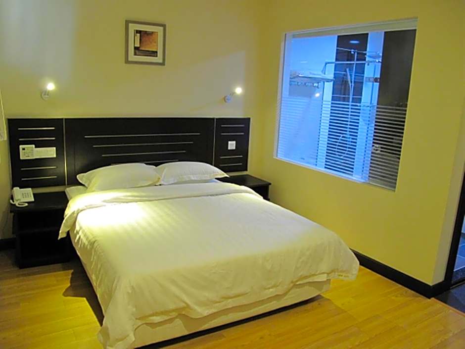 Photo 1 of 5 of Standard 1 Queen Bed