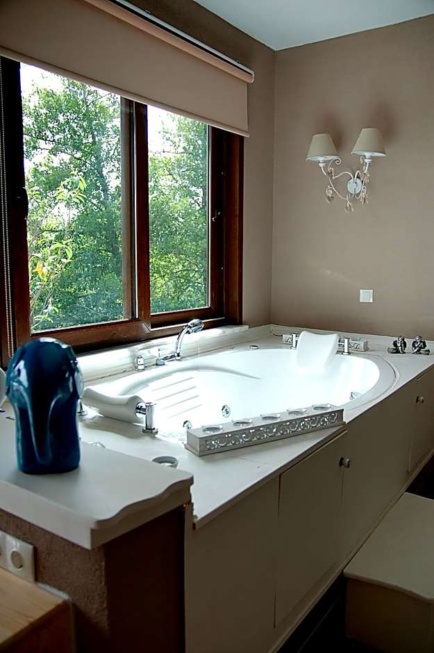 Beyaz Ev Agva - Adult only +15