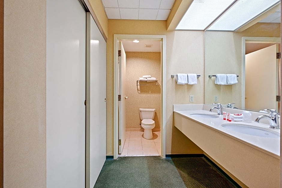 OYO Hotel St Louis Downtown City Center MO