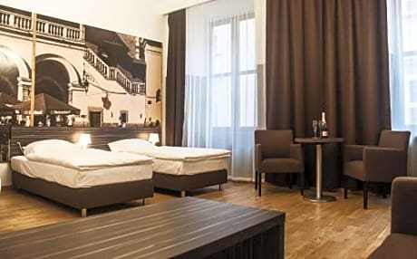 Apartment (3 Adults)