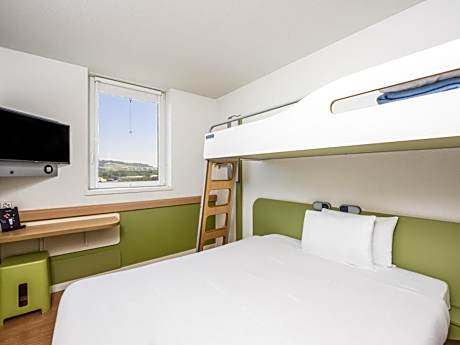 Economy Triple Room