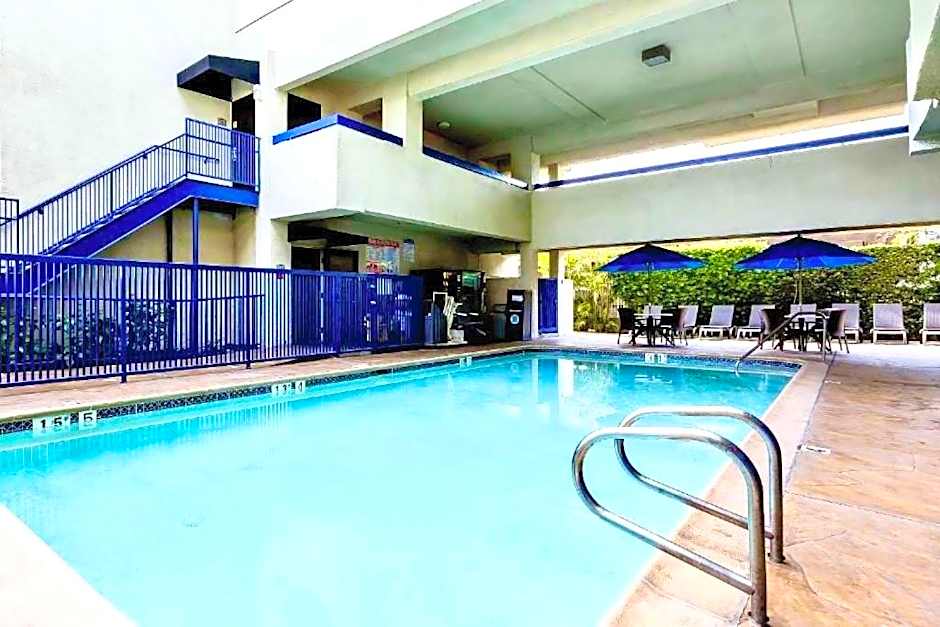 Quality Inn & Suites Los Angeles Airport - Stadium District