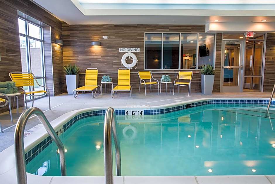 Fairfield Inn & Suites by Marriott Lincoln Southeast