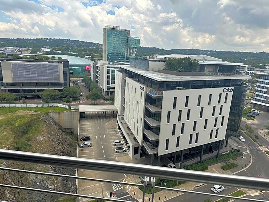 The Capital Trilogy Menlyn Maine Apartments 913