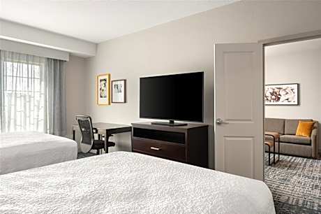 One-Bedroom Queen Suite with Two Queen Beds - Non-Smoking