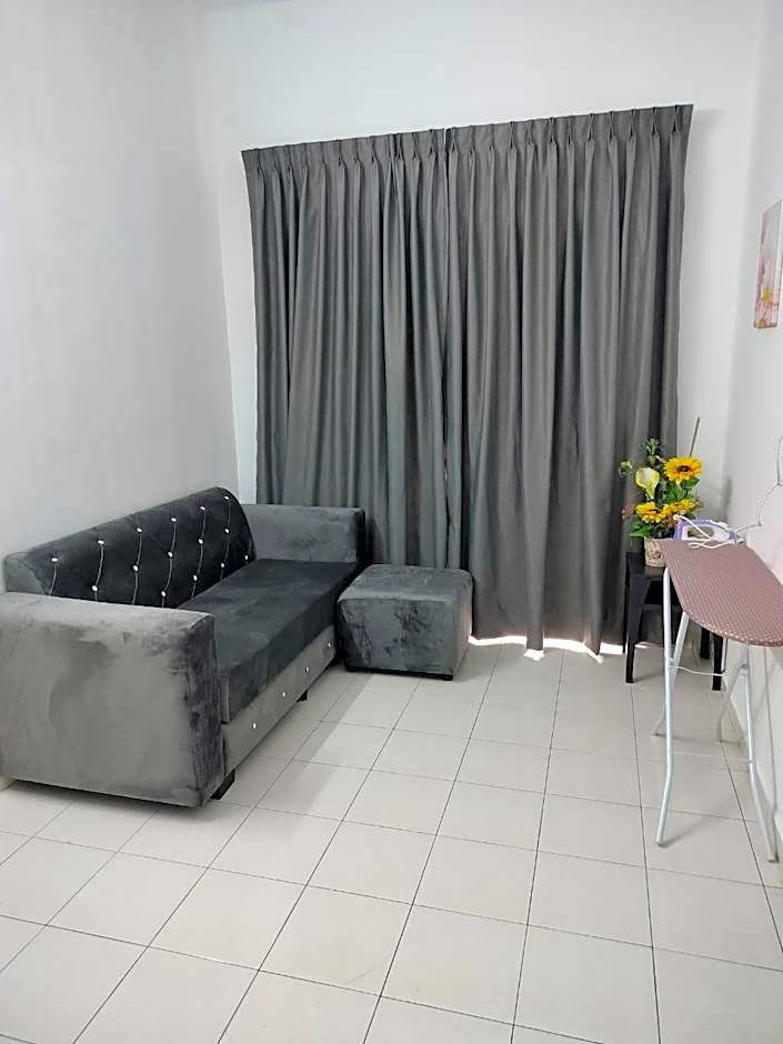 CMN Hotel & Homestay