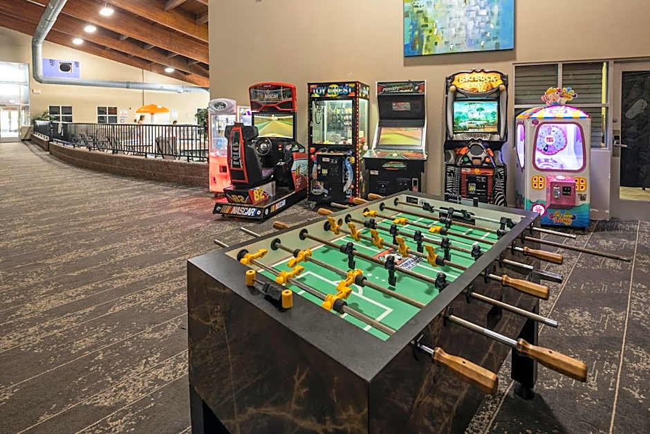 Holiday Inn Detroit Lakes - Lakefront by IHG