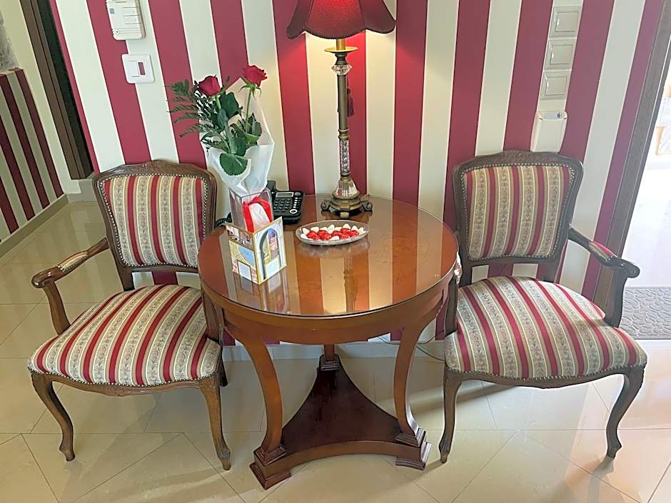 Casa Moazzo Suites and Apartments