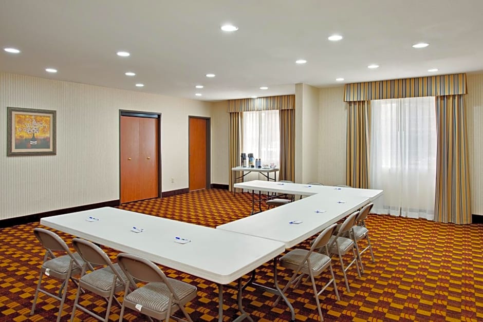 Holiday Inn Express Hotel & Suites Jackson By IHG