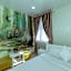 Ken's Backpackers Hotel