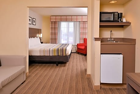 1 King Bed, Suite, Nonsmoking