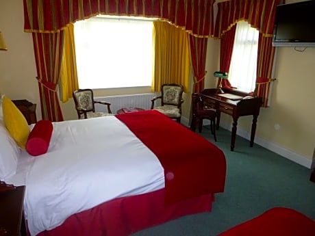 Small Cozy Double Room