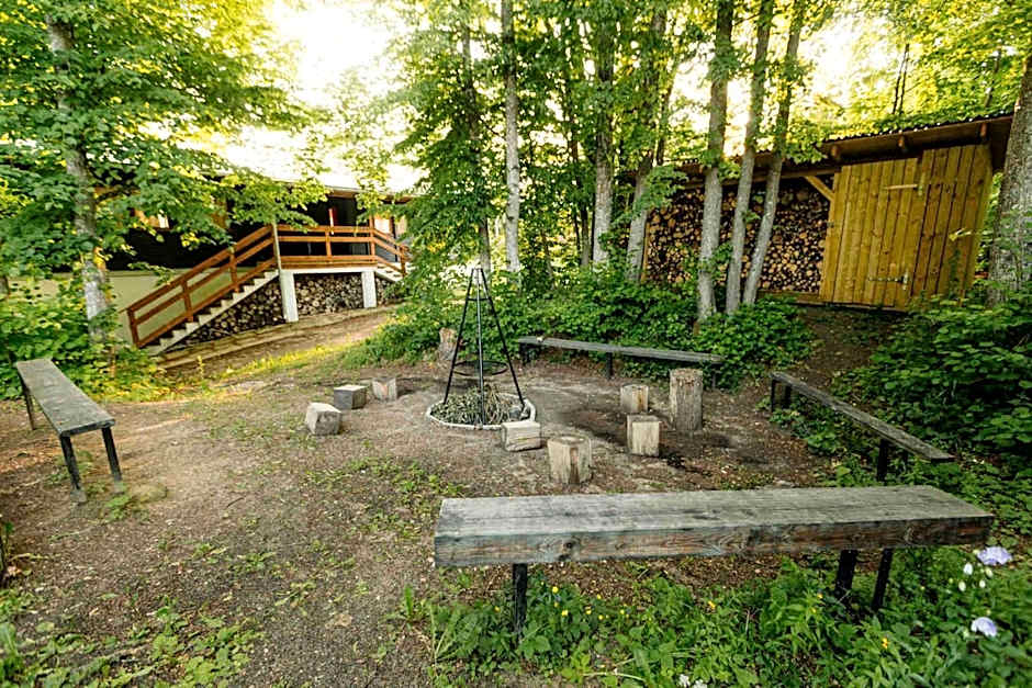 Pustelnia Supraśl - domki nad rzeką