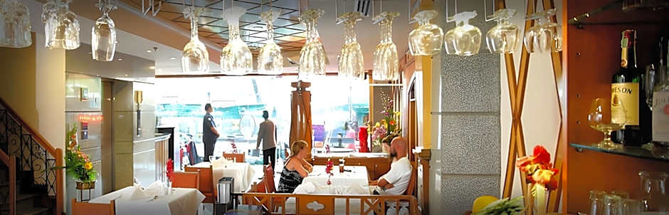 Majestic Suites Hotel