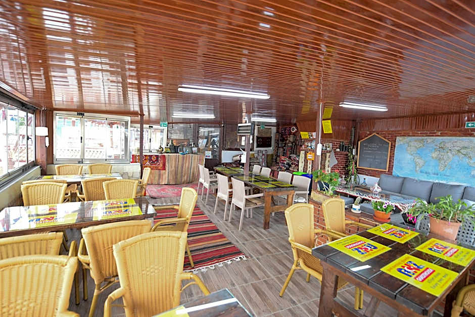 Anz Guest House Pansiyon