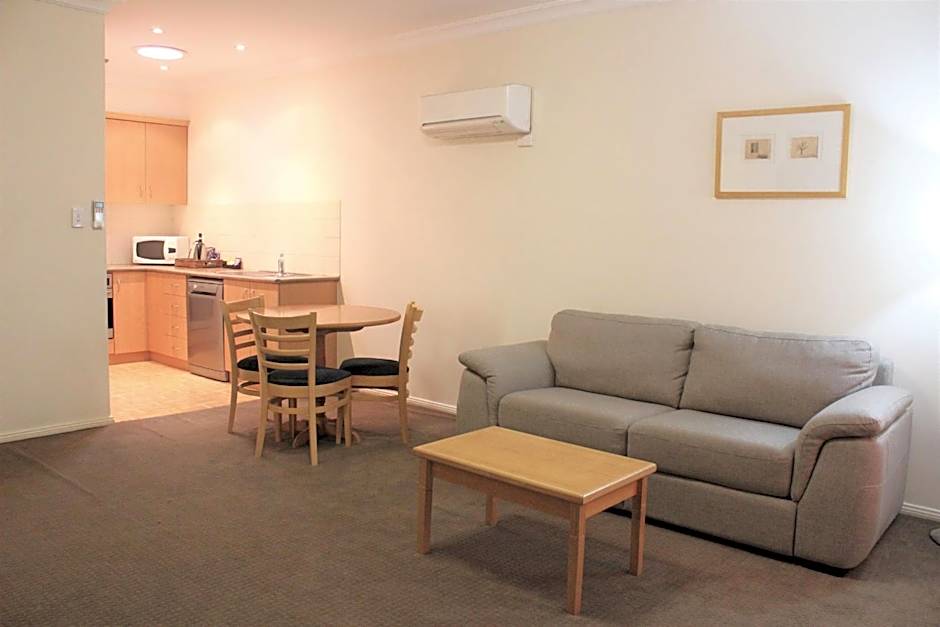 Carlyle Suites & Apartments