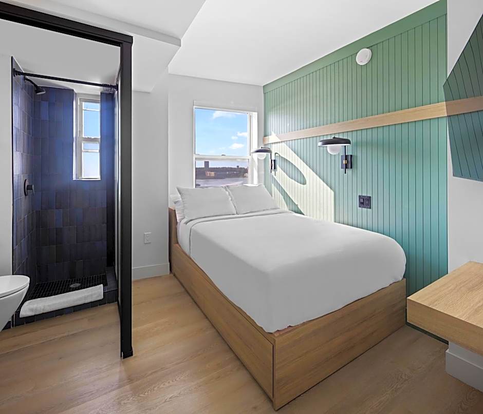 Riverside Tower Hotel