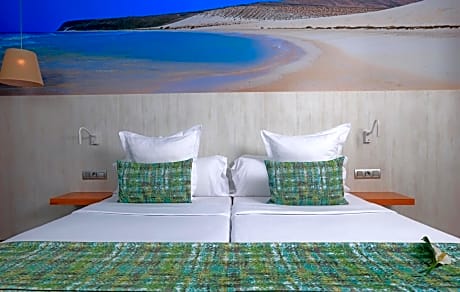 Deluxe Junior Suite (2 Adults + 2 Children)