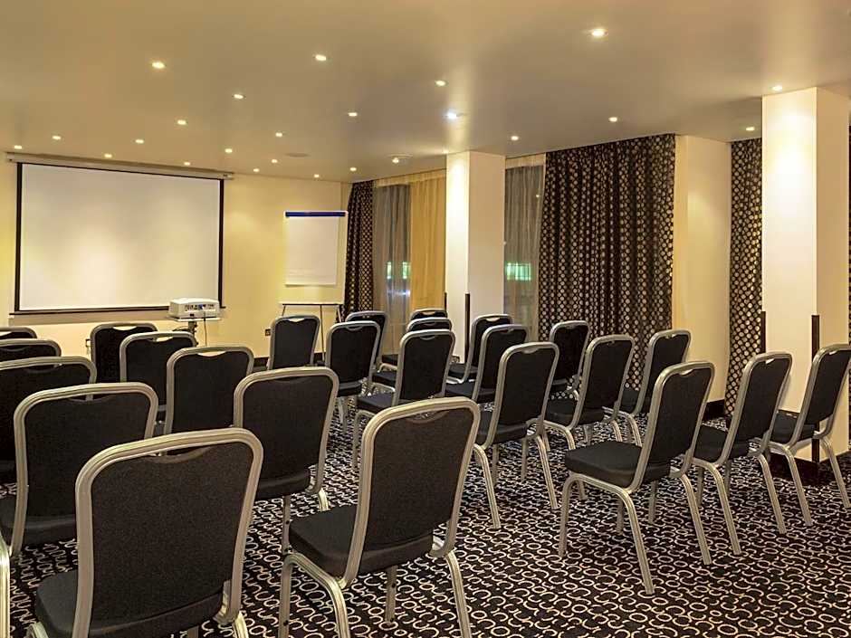 Park Grand London Heathrow