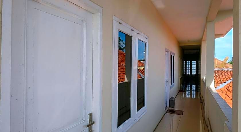 RedDoorz Syariah near Alun Alun Kebumen