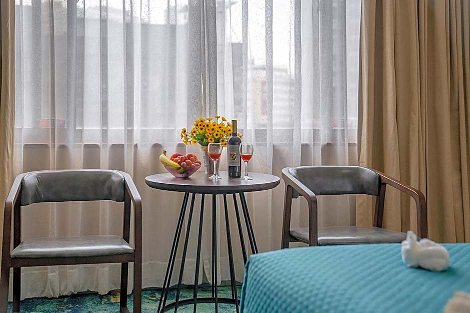 Kaiserdom Hotel-Ouzhuang Metro