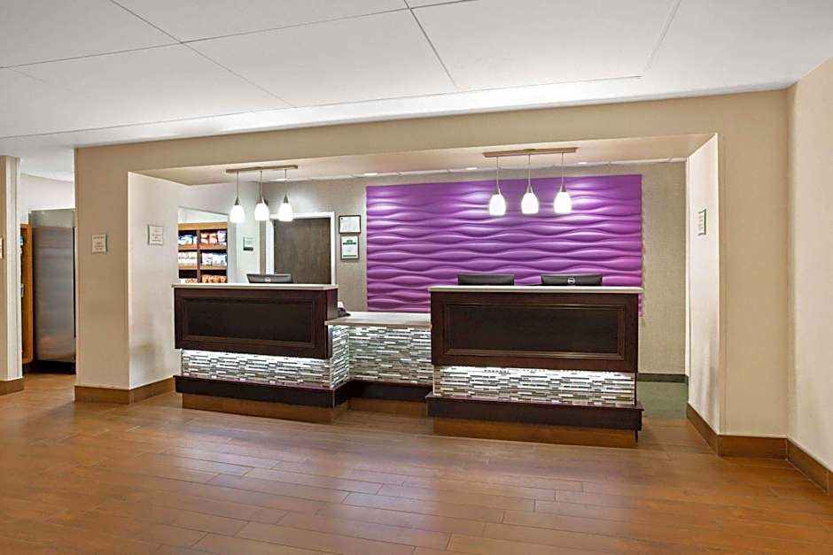 La Quinta Inn & Suites by Wyndham Springfield
