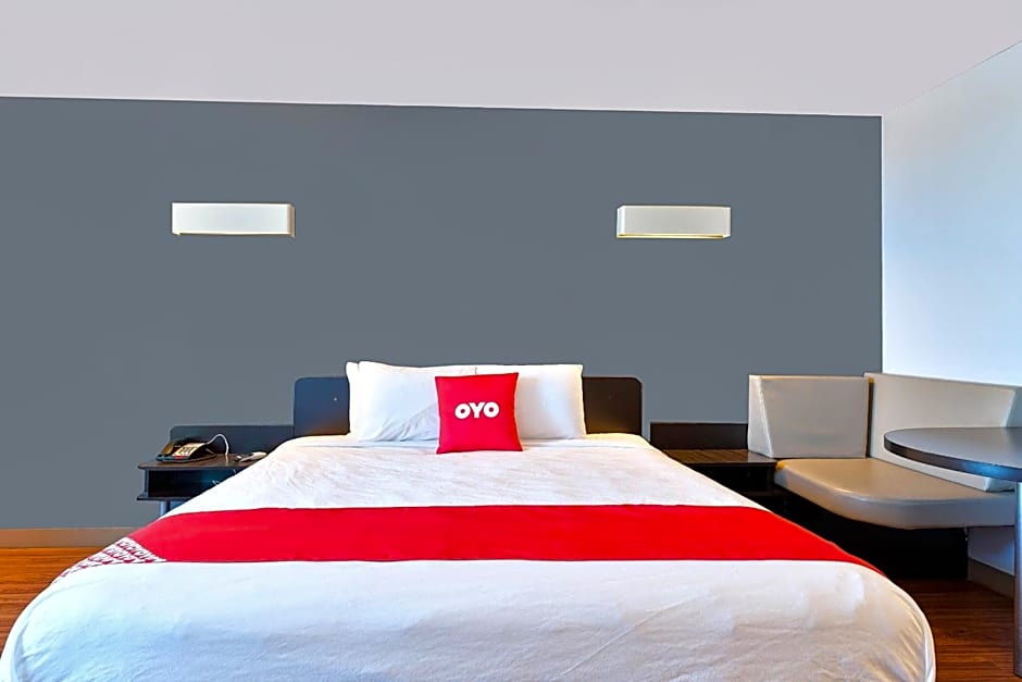 OYO Hotel Valdosta GA I-75